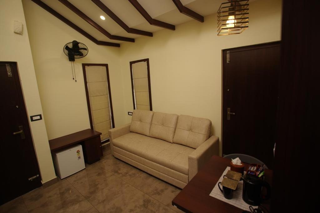 ויטירי Pabis Luxurious Stay מראה חיצוני תמונה